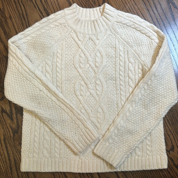 Abercrombie & Fitch Sweaters - Abercrombie Cream Knit Sweater